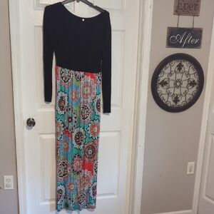 Black and Multicolor Long Sleeve Maxi Dress
